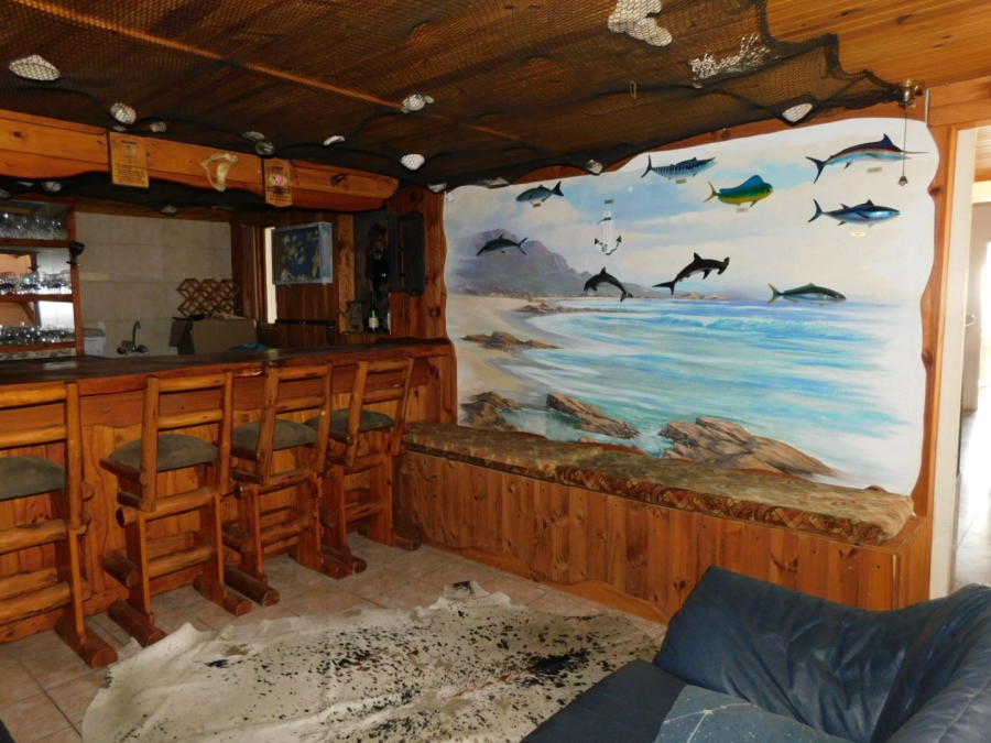 6 Bedroom Property for Sale in Mountainside Western Cape
